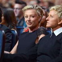 Ellen DeGeneres y Portia de Rossi en los People's Choice Awards 2013