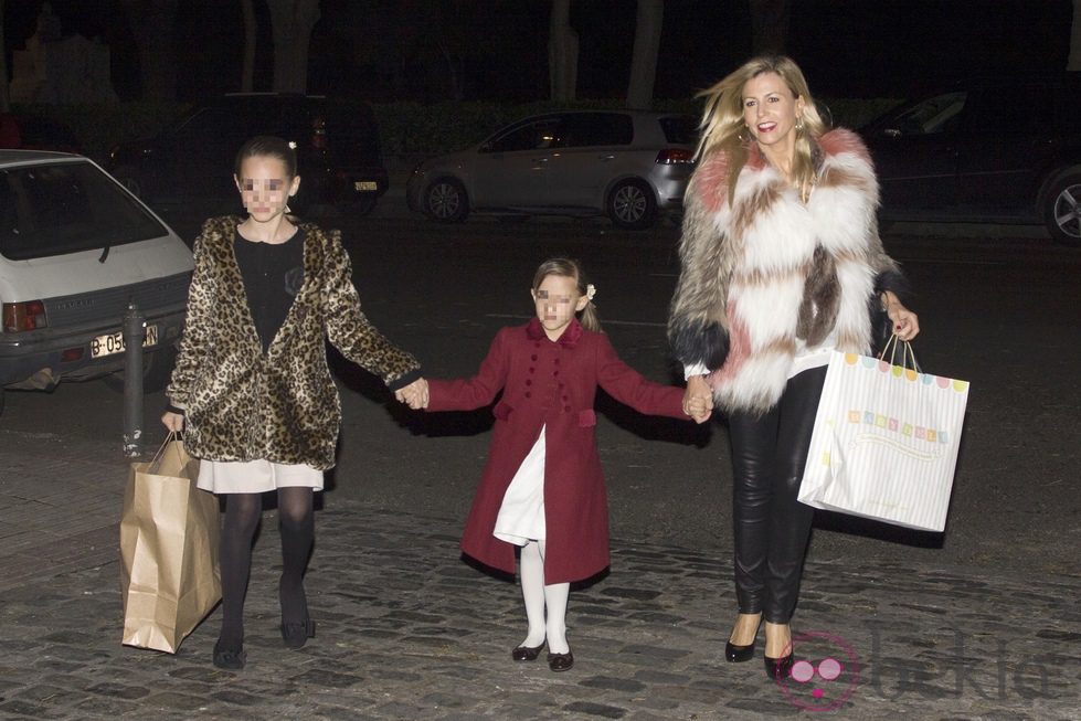 Patricia Cerezo con sus hijas en el primer cumpleaños de Bianca Ponce