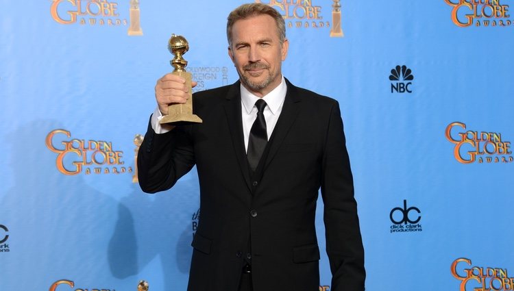 Kevin Costner, mejor actor de miniserie en los Globos de Oro 2013