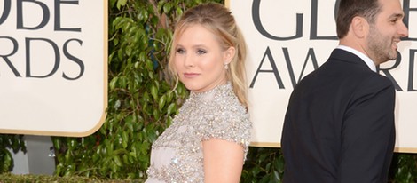 Kristen Bell presume de embarazo en los Globos de Oro 2013