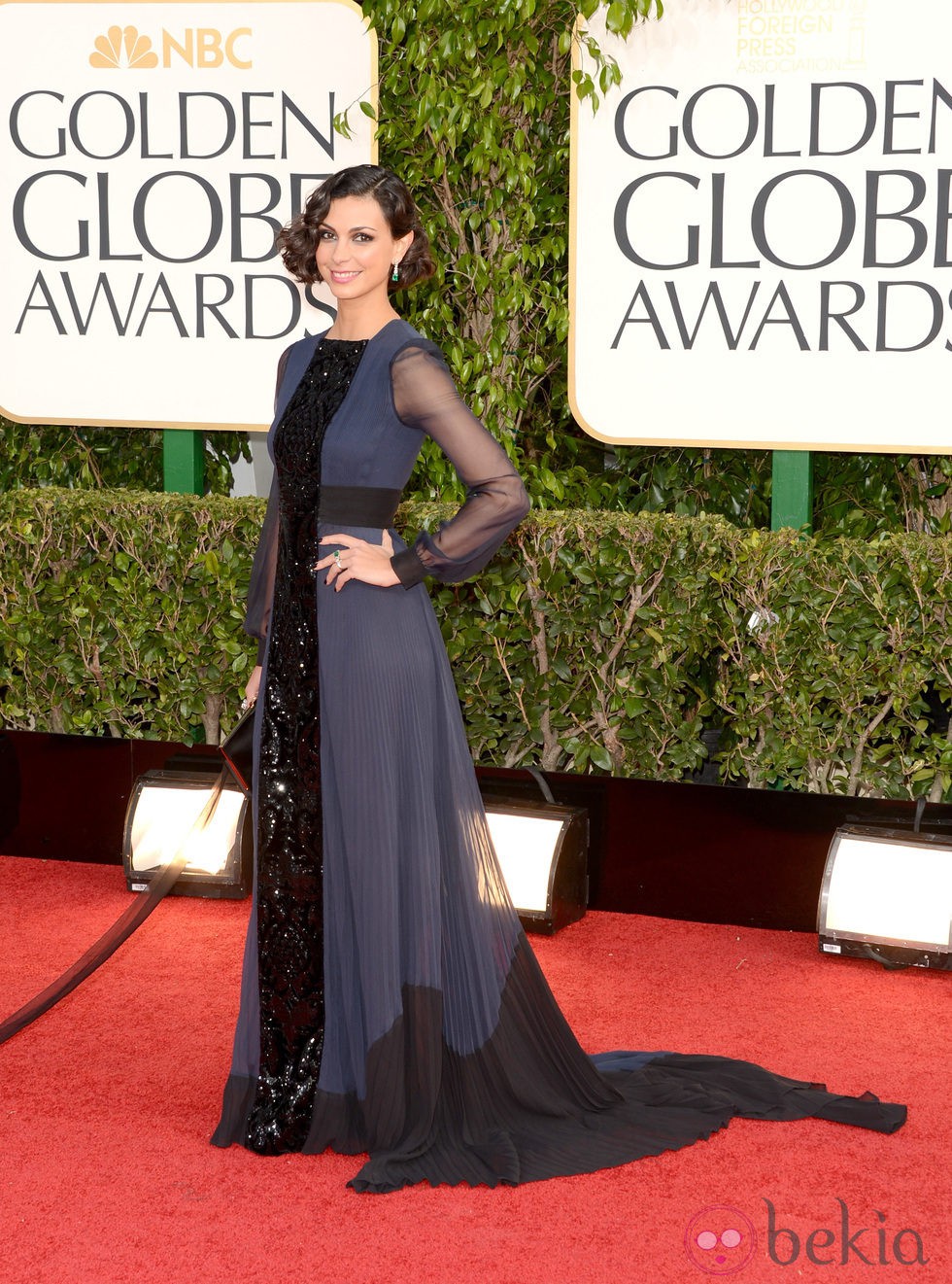 Morena Baccarin en la alfombra roja de los Globos de Oro 2013