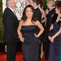 Salma Hayek en la alfombra roja de los Globos de Oro 2013