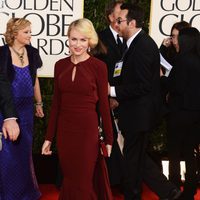 Naomi Watts en la alfombra roja de los Globos de Oro 2013