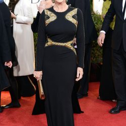 Helen Mirren en la alfombra roja de los Globos de Oro 2013