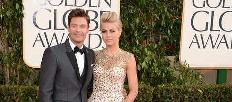 Ryan Seacrest y Julianne Hough en los Globos de Oro 2013