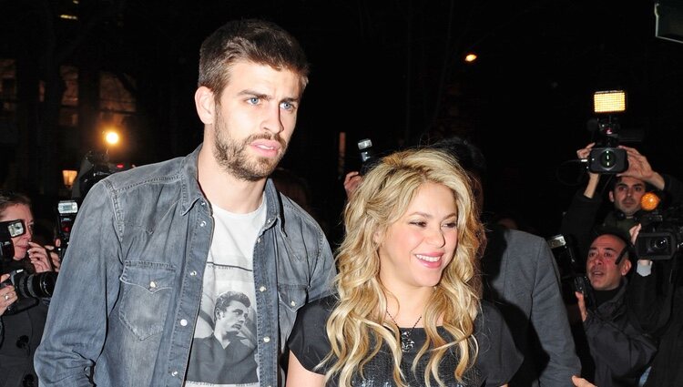 Gerard Piqué y Shakira en la presentación del libro de William Mebarak