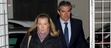 Cristina de Borbón-Dos Sicilias y Pedro López Quesada en el funeral de Julio Prado y Colón de Carvajal