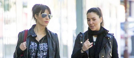 Pilar Rubio y Vania Millán paseando por Madrid