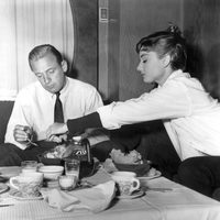 Audrey Hepburn junto a William Holden en 'Sabrina'