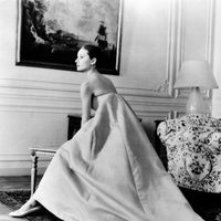 Audrey Hepburn en una sesión de fotos para Givenchy en 1958