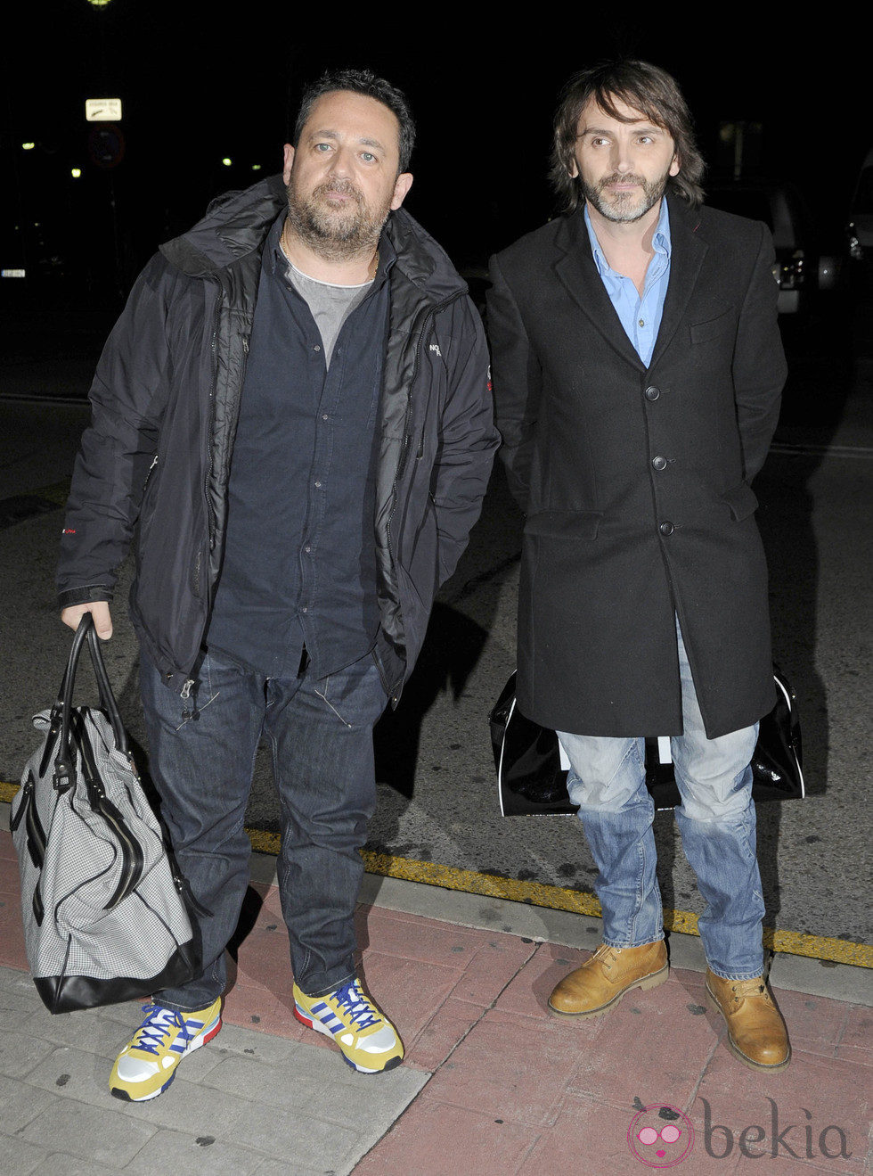 Pepón Nieto y Fernando Tejero en la capilla ardiente de Fernando Guillén