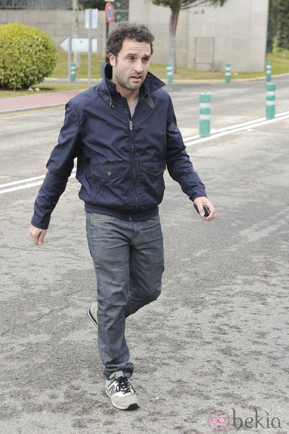 Daniel Guzmán en el funeral de Fernando Guillén