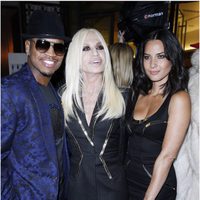 Ne-Yo, Donatella Versace y Olivia Munn en la Semana de la Moda de París otoño/invierno 2013/2014