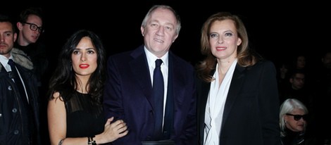 Salma Hayek, François-Henri Pinault y Valérie Trierweiler en la Semana de la Moda de París otoño/invierno 2013/2014