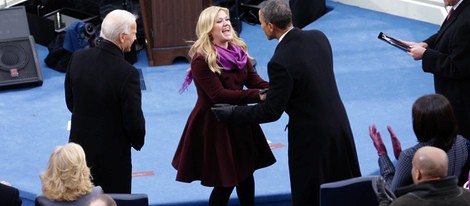 Barack Obama y Kelly Clarkson en su toma de posesión