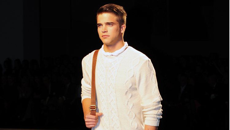 River Viiperi desfilando con la colección primavera/verano 2013 de Mango en la 080 Barcelona Fashion