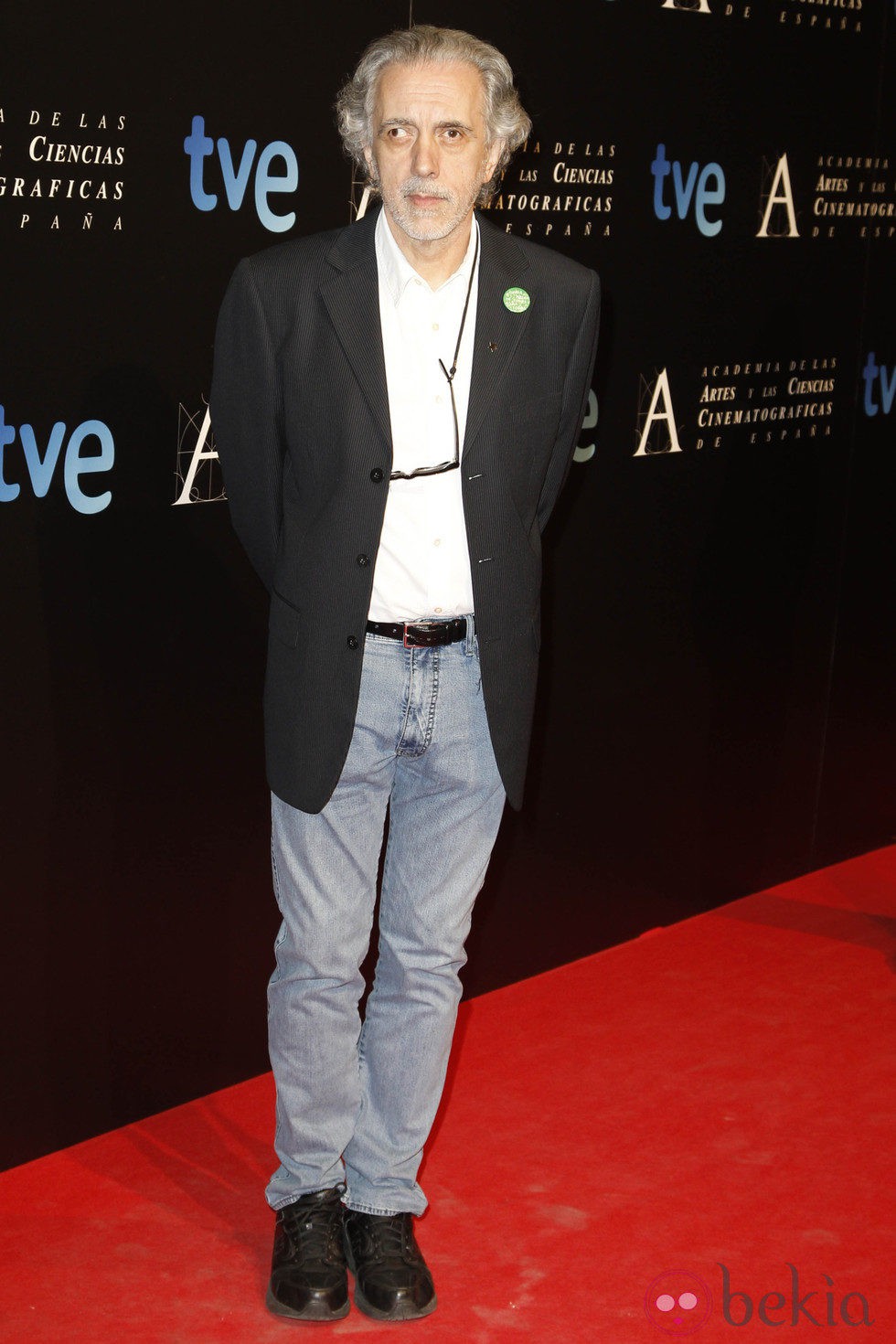 Fernando Trueba en la entrada de la cena de los nominados a los Goya 2013