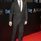 Antonio Garrido en la entrada de la cena de los nominados a los Goya 2013