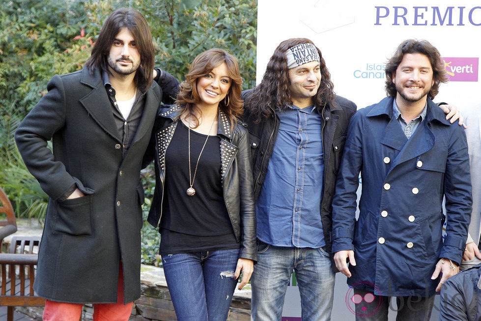 Melendi, Merche, El Arrebato y Manuel Carrasco en la presentación de los galardonados en los Premios Cadena Dial 2012