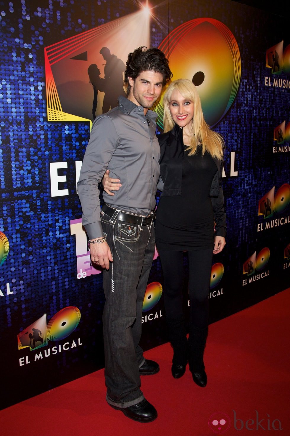 Innocence y Sergio Arce en el estreno de '40 El Musical'