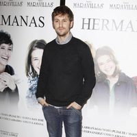 Raúl Arévalo en el estreno de la obra de teatro 'Hermanas'