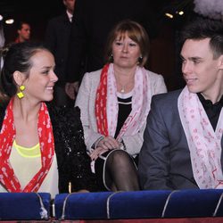 Pauline y Louis Ducruet se dedican una sonrisa