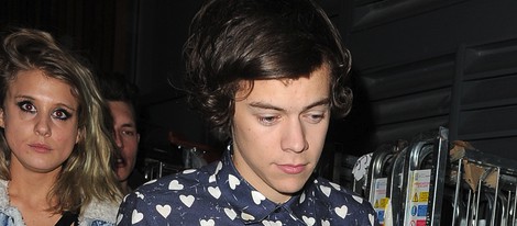 Harry Styles a la salida de su fiesta de diecinueve cumpleaños