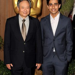 Ang Lee y Shuraj Sharma en el almuerzo de los nominados a los Oscar 2013