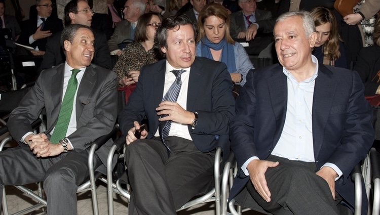 Eduardo Zaplana, Carlos Floriano y Javier Arenas en la presentación del archivo documental de Gregorio Ordóñez