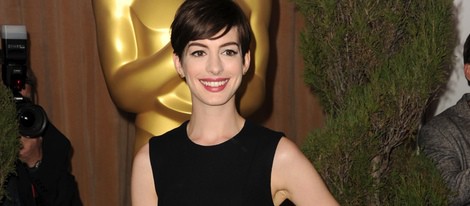 Anne Hathaway en el almuerzo de los nominados a los Oscar 2013