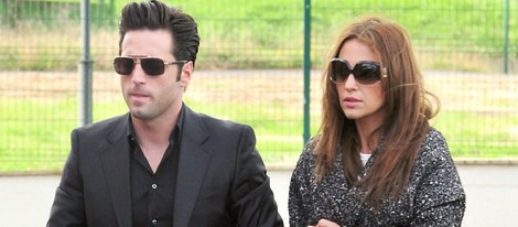 David Bustamante y Paula Echevarría en el funeral de Oliva Muñiz en Candás