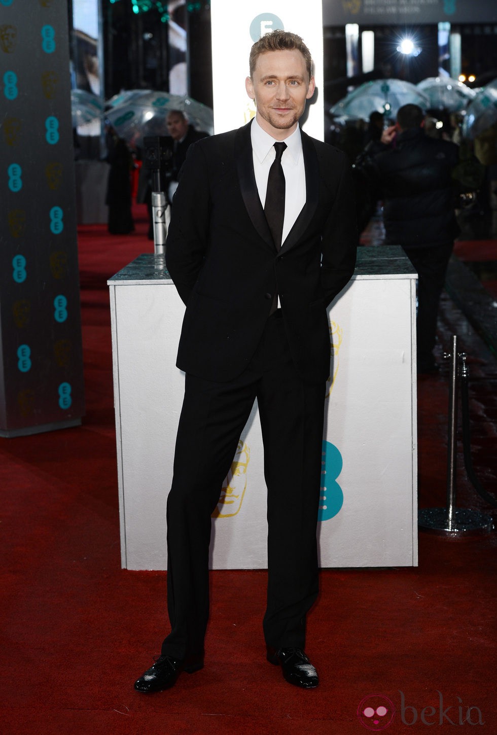 Tom Hiddleston en la alfombra roja de los BAFTA 2013