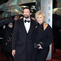 Hugh Jackman en la alfombra roja de los BAFTA 2013