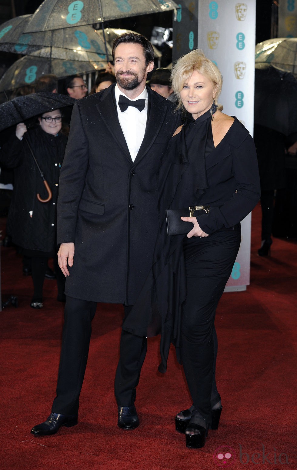 Hugh Jackman en la alfombra roja de los BAFTA 2013