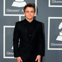 Hunter Hayes en la alfombra roja de los Grammy 2013