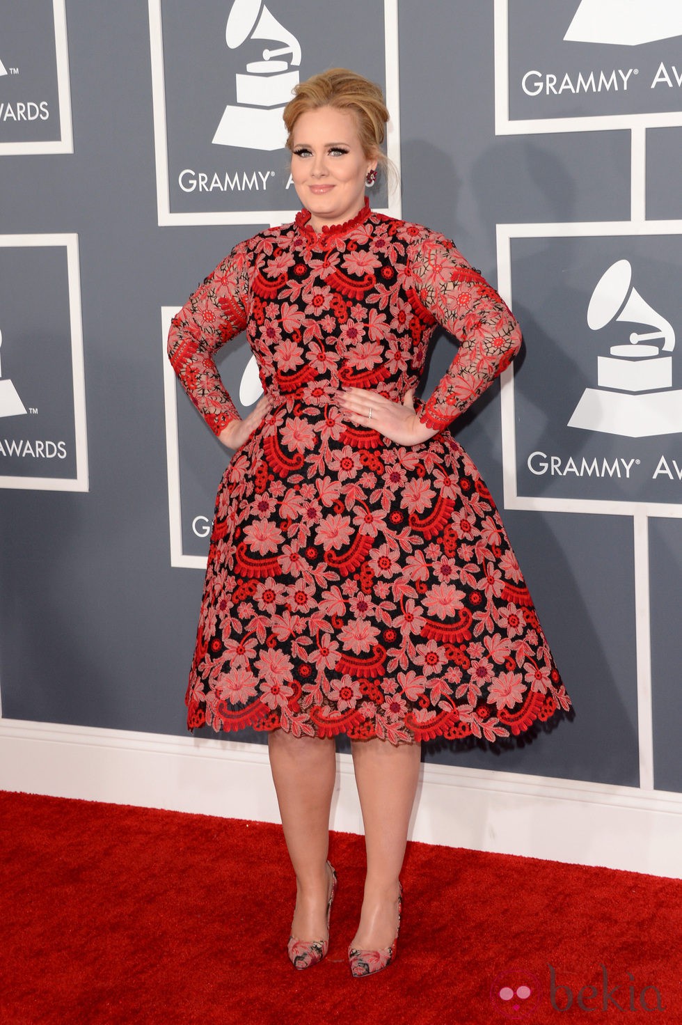 Adele en la alfombra roja de los Grammy 2013