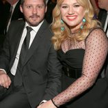 Kelly Clarkson y Brandon Blackstock en los Grammy 2013