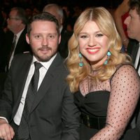 Kelly Clarkson y Brandon Blackstock en los Grammy 2013