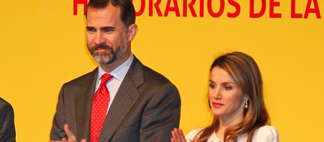 Los Príncipes Felipe y Letizia en la entrega de acreditaciones a los Embajadores de la Marca España