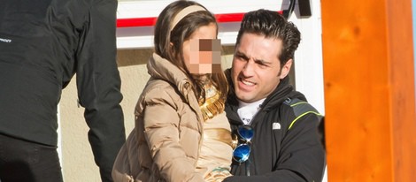 David Bustamante recoge a su hija Daniella en el colegio