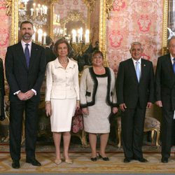 Los Reyes y los Príncipes con el presidente de Guatemala y su esposa en el almuerzo en su honor