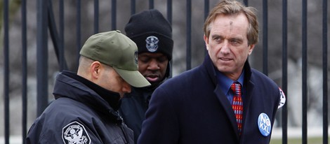 Robert F. Kennedy Jr. arrestado junto a su hijo Conor Kennedy en la Casa Blanca