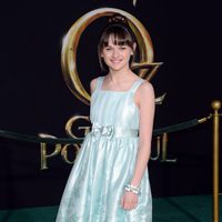 Joey King en el estreno de 'Oz, un mundo de fantasía' en Los Ángeles