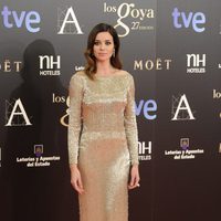 Dafne Fernández en la alfombra roja de los Goya 2013