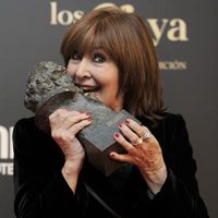 Concha Velasco con su Goya Honorífico 2013