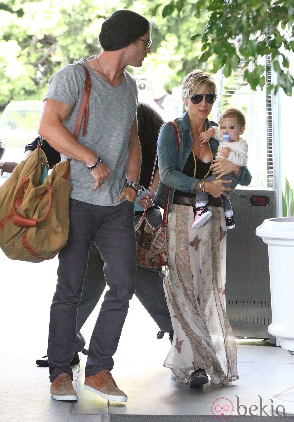 Elsa Pataky, con India Rose en brazos, y Chris Hemsworth en Santa Mónica