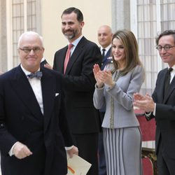 Los Príncipes de Asturias entregan uno de los Premios Nacionales de Cultura a Manolo Blahnik