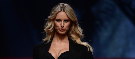 Karolina Kurkova desfila para Yamamay en la Milan Fashion Week otoño/invierno 2013/2014