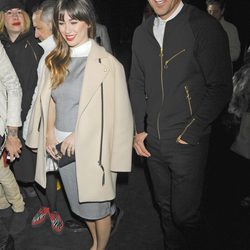 Blanca Suárez y Miguel Ángel Silvestre en el desfile de Davidelfin en Madrid Fashion Week otoño/invierno 2013/2014