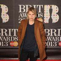 Tom Odell en la alfombra roja de los Brit Awards 2013